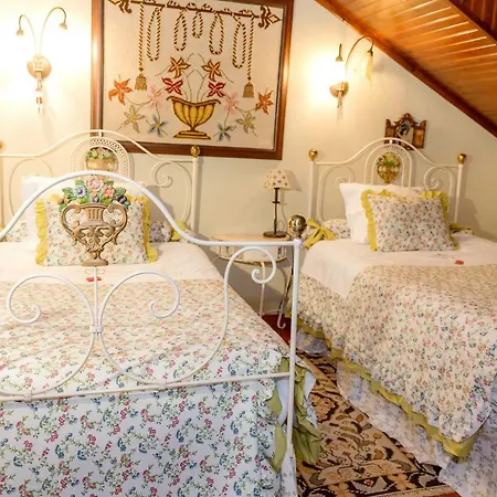 Guest house Casal Dos 5 *