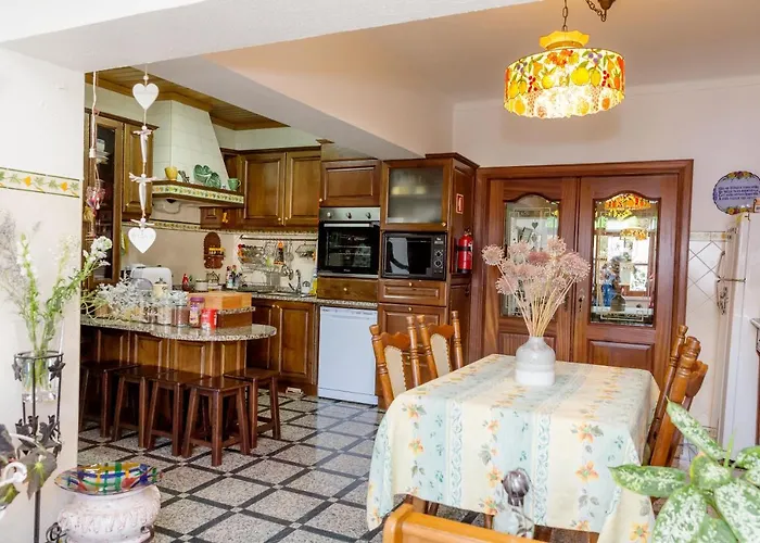 Casal Dos 5 בית הארחה Minde